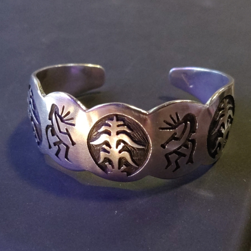 Native sterling silver Kokopelli and corn cuff - Picture 1 of 3